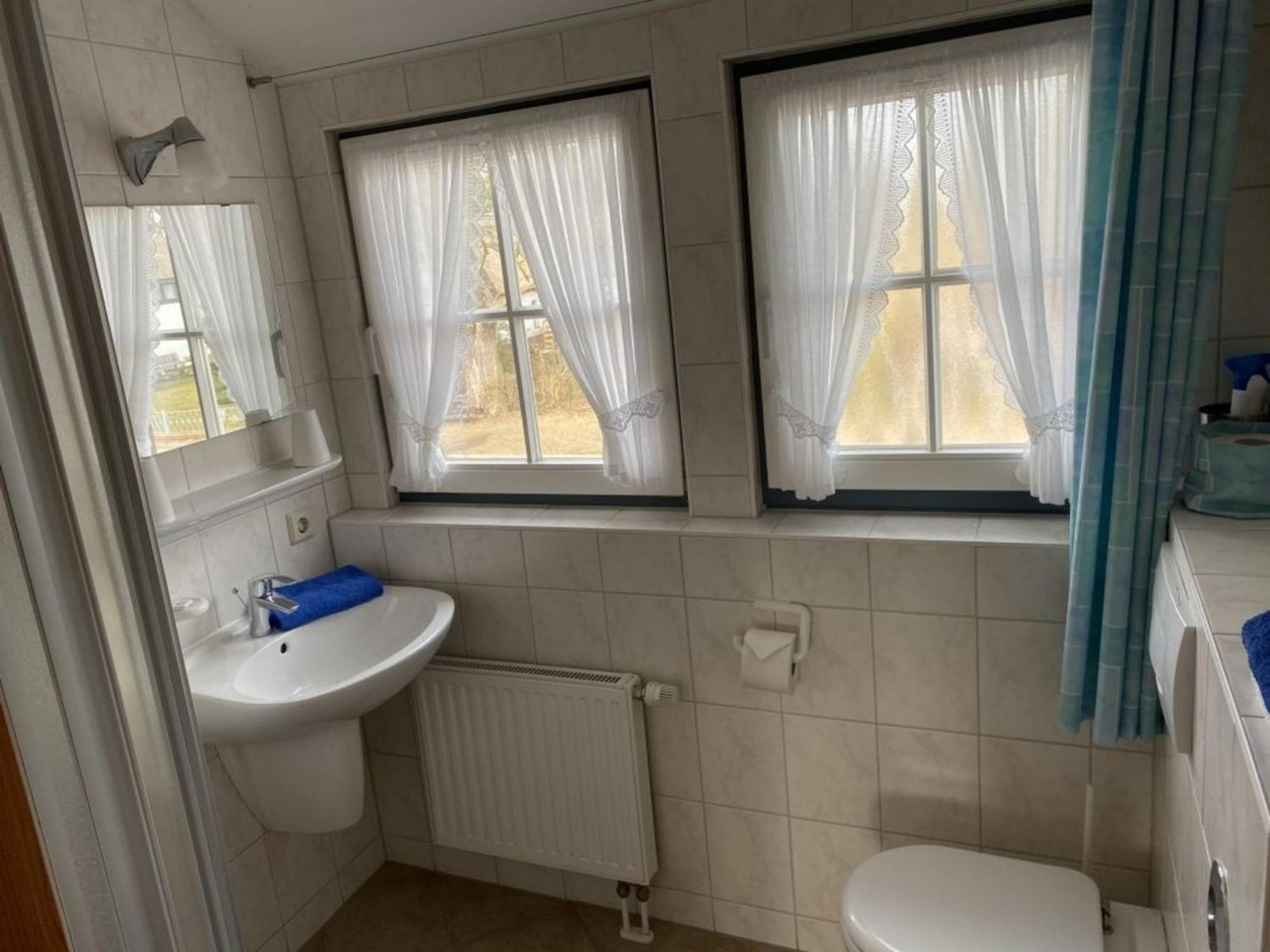 Ferienwohnung Nr 02 Og Spitzboden 博恩 外观 照片